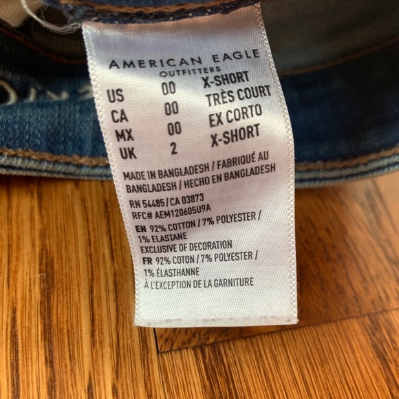 American Eagle Ripped Jeans - Picture 5 of 5